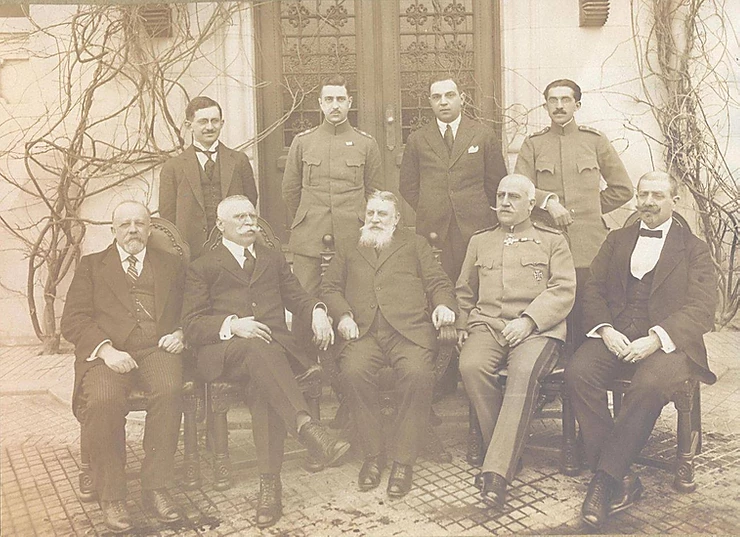 На 3.03.1918 г. Съветска Русия капитулира пред България и Съюзниците ѝ в ПСВ с подписването на Брест-Литовския мирен договор